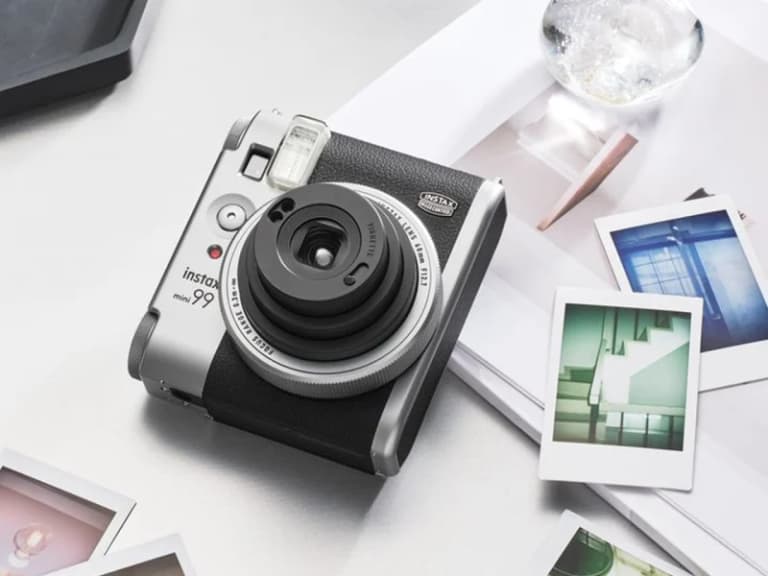 Harga Rp3,5 Juta, Instax Mini 99 Matte Silver Hadir dengan Fitur Canggih dan Desain Elegan!